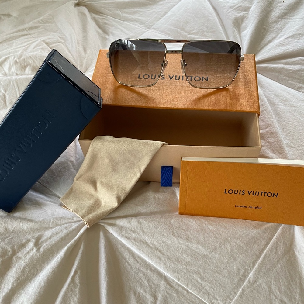 ATTITUDE SUNGLASSES